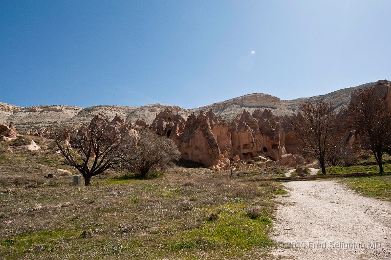 20100405_105136 D3.jpg - Rock formations, Goreme National Park